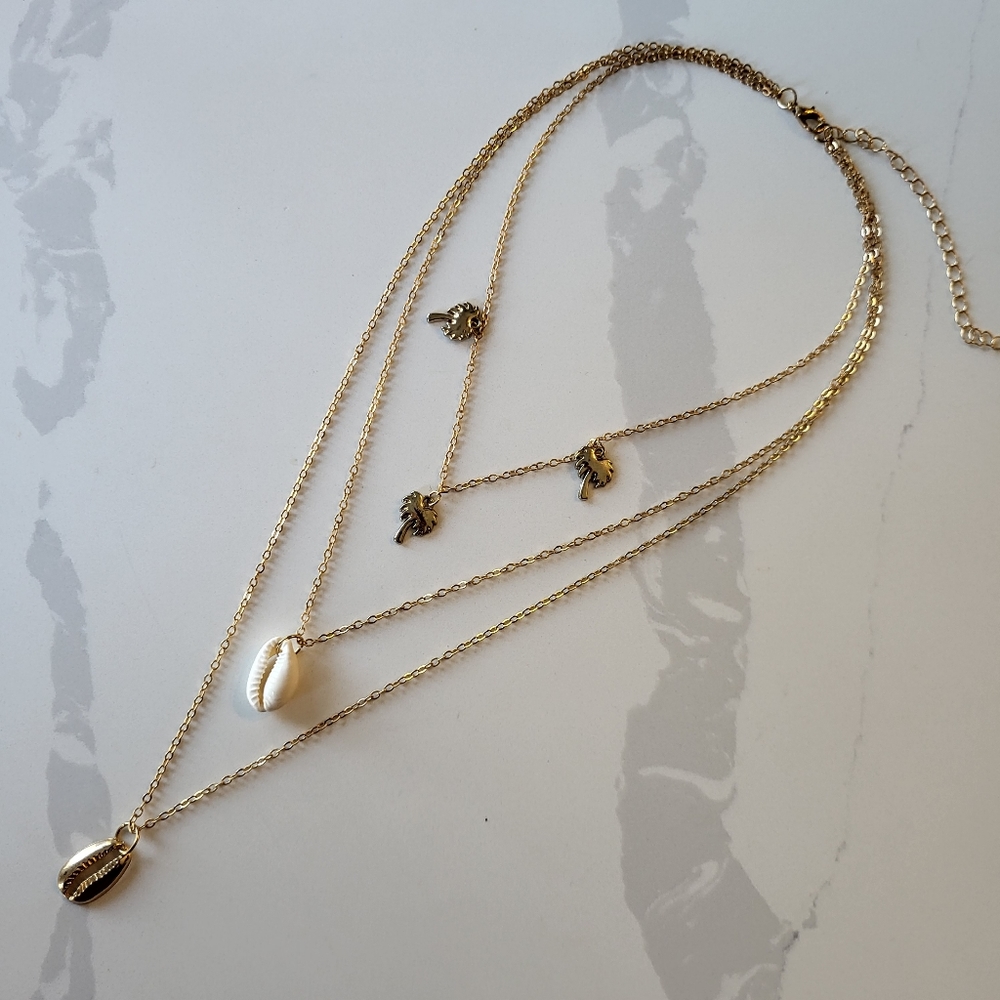 Cowrie + palm trees beachy tropical 3 tier layered necklace in gold - Picture 2 of 8
